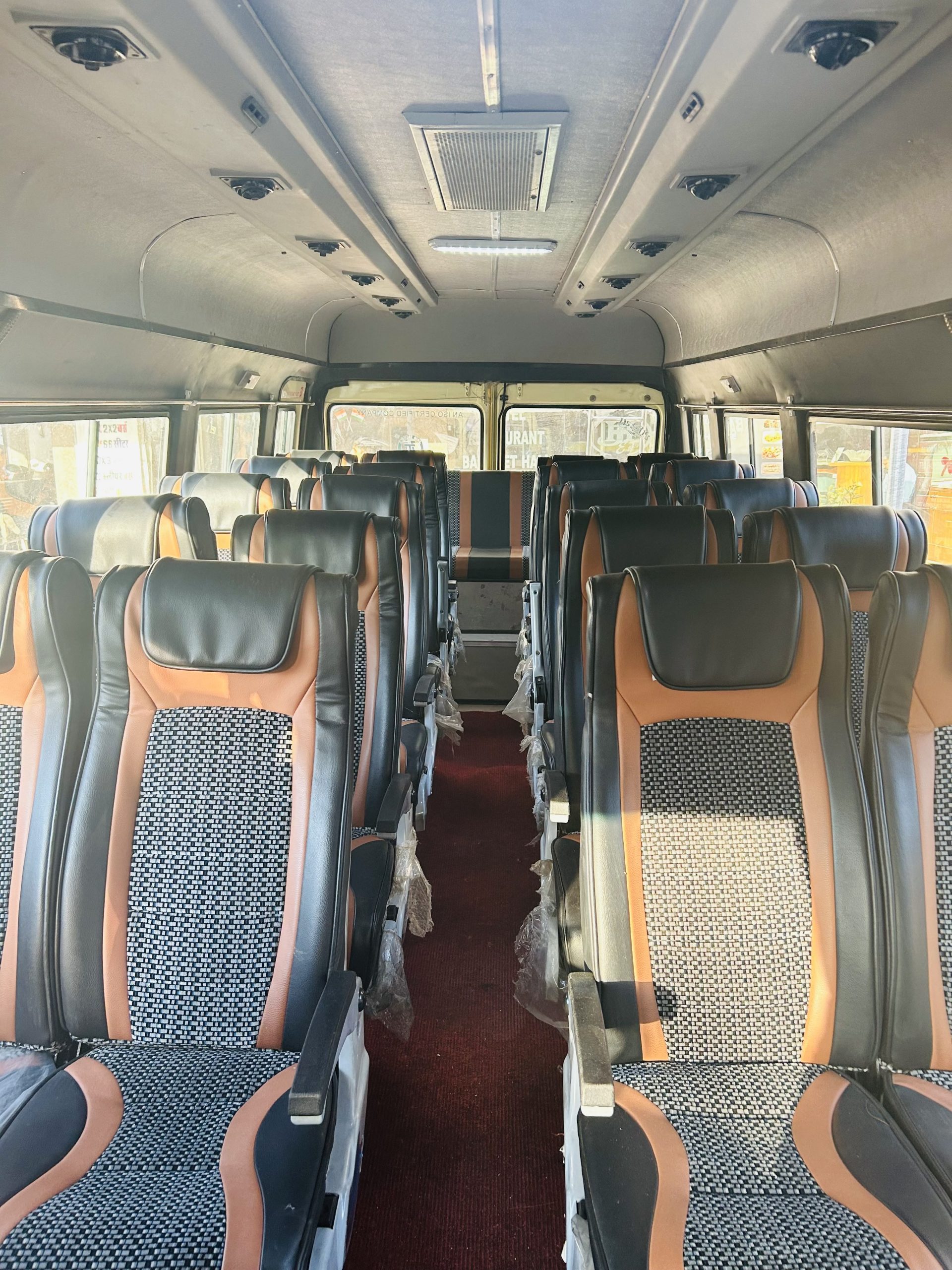 12 Seater Tempo Traveler